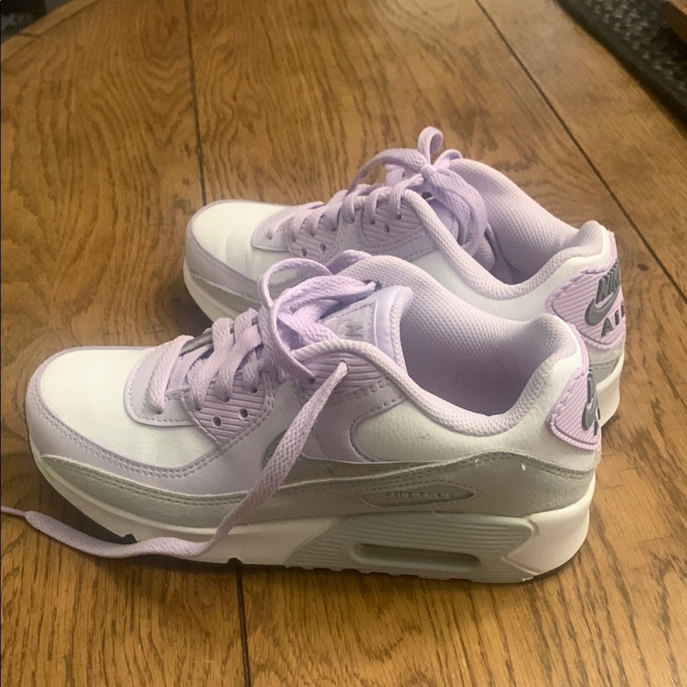 Nike White and Purple Air Max Sneakers with Visible Cushioning